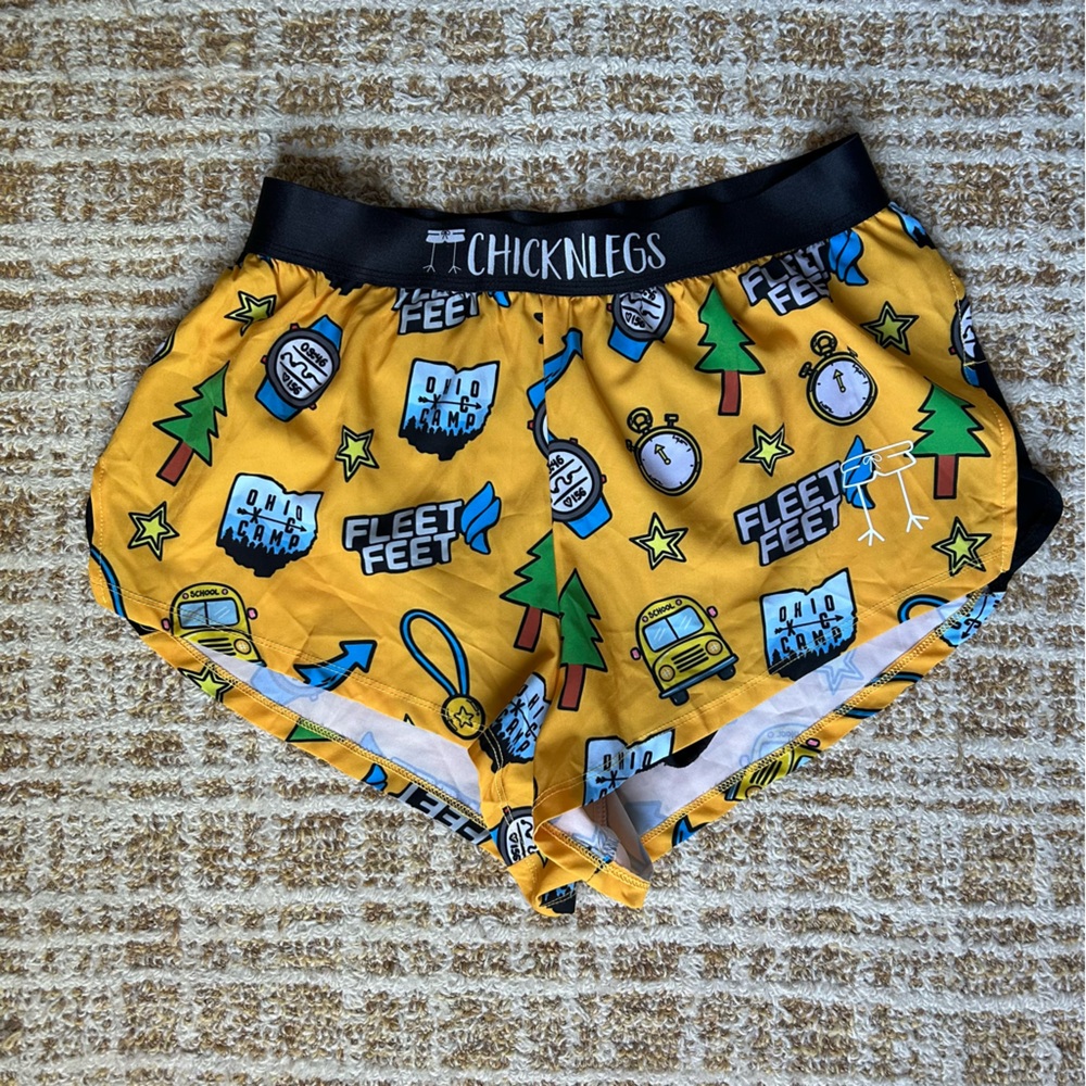 ChickNLegs Men’s 2” Split Running Shorts size medium
